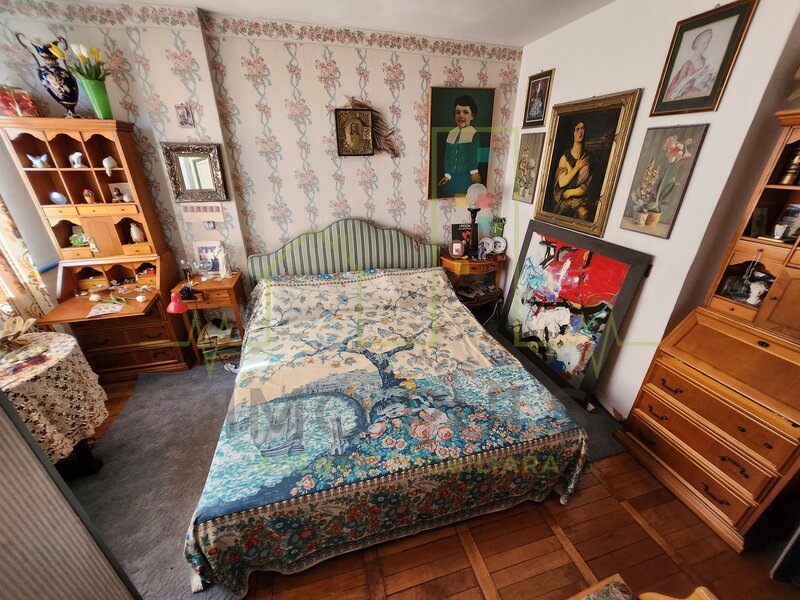 Timisoara Ultracentral. Vedere la catedrala. Etaj intermediar. Modificat in 3 camere.